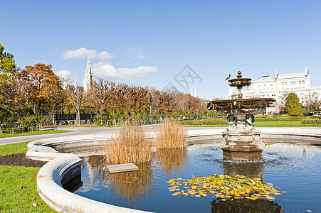不喷泉树叶雕塑艺术文化树木水池公园雕像城堡圆形图片