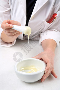 研钵和研杵粉末白色科学药店勺子实验室香料磨床厨具研磨图片