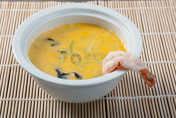 西边素软垫香料主菜面条对虾海鲜东炎图片