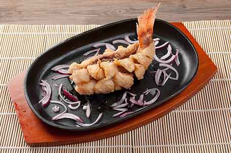 燃烧的岩石鱼饮食淀粉蔬菜美食石斑鱼传统筷子烹饪食物盘子图片