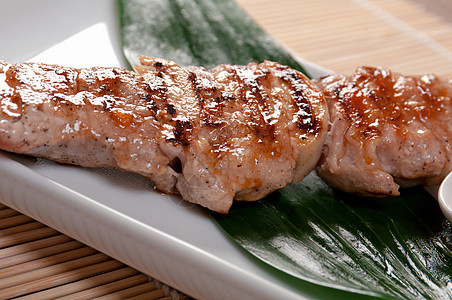 日式日本鸡肉 青藤烧烤烹饪沙爹餐厅白色食物推介会竹子美食盘子图片