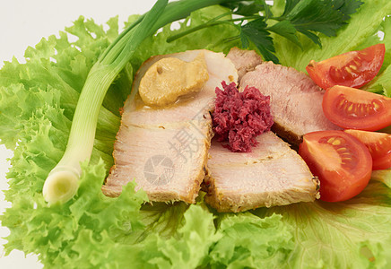 烤火腿装饰盘子调味沙拉叶健康香料沙拉蔬菜食物辣根图片