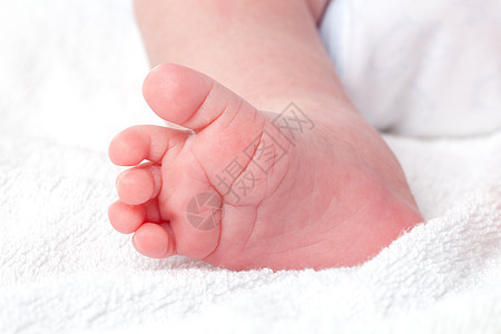 b 婴儿药品皮肤指导手指安全母亲赤脚父母按摩男人图片