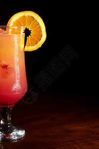 橙汁饮料液体玻璃石榴图片