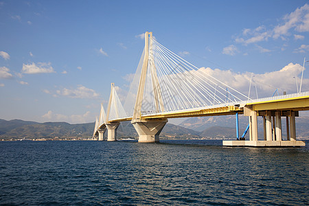 Rio 抗原河桥天空蓝色白色图片