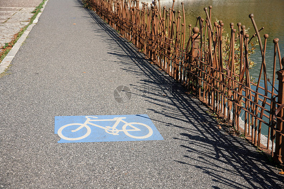 自行车路标志图片
