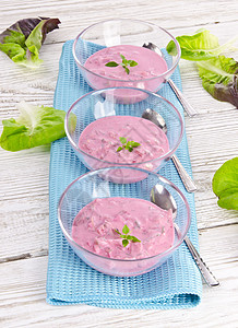 冷甜菜汤芳香盘子牛奶美食午餐蔬菜庆典玻璃食物派对图片