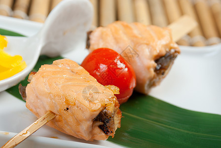 日本白菜鲑鱼烧烤美食白色竹子推介会烹饪餐厅食物盘子图片