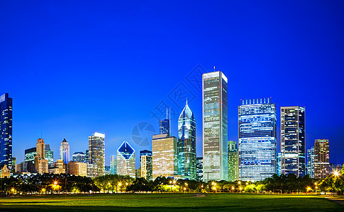 芝加哥市中心 晚上IL天际城市建筑办公室金融蓝色天空全景建筑学景观图片