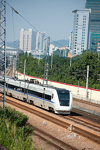 铁路上运行的火车运动会议电气速度运输轨道跑步旅行机车图片