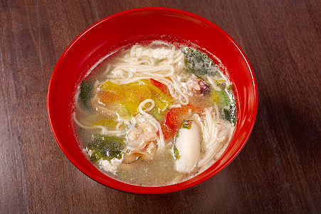 中国传统海鲜面面粉汤乌贼香料蔬菜维生素美食胡椒章鱼海鲜对虾面条图片