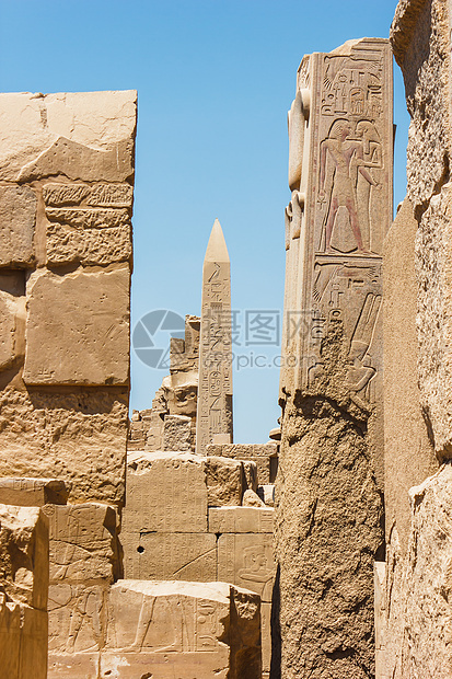 埃及卡纳克寺庙古老废墟宗教纪念馆艺术象形雕刻柱子文字石头古董上帝图片