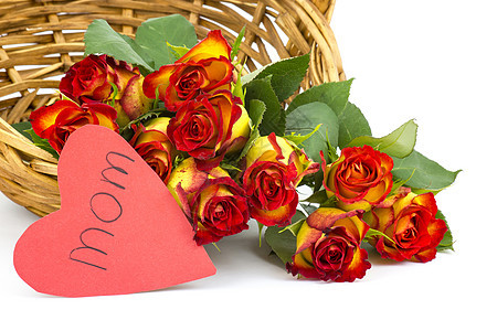 在篮子里有红玫瑰和黄玫瑰展示花束热情香味庆典生长花瓣手势婚姻植物群图片