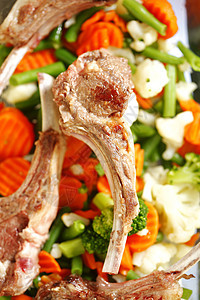 烤肋骨和蔬菜烧烤季豆营养食物美味盘子宏观香料猪肉餐厅图片