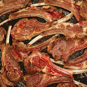 锅上烧烤的肋骨宏观午餐美味猪肉油炸牛肉平底锅烹饪美食餐厅图片
