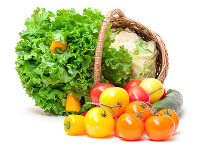 篮子中的混合新鲜蔬菜食物绿色红色菜花作品团体橙子黄色叶子季节性图片