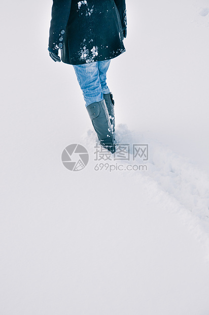 冬天的女童惊喜运动头发乐趣微笑展示生日帽子女孩女性图片