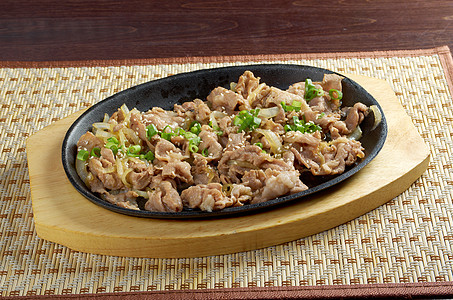 中华菜菜 加蔬菜的猪肉熟食筷子红色香料生活食物小吃餐厅桌子美食图片