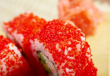 日本寿司  红玫瑰鱼片海鲜烹饪芳香鱼子桌子饮食盘子芝麻食物图片