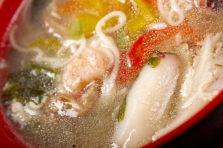 中国传统海鲜面面粉汤蔬菜维生素食谱对虾胡椒章鱼拉面香料食物美食图片