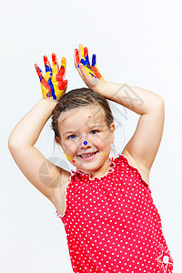 手上涂着油漆的幸福的孩子指纹身份幼儿园喜悦快乐艺术家艺术绘画艺术品女孩图片