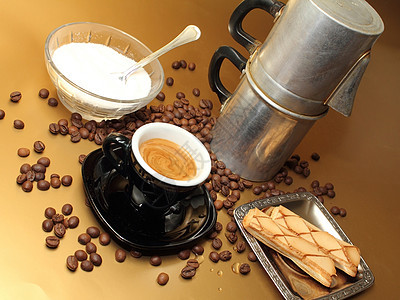 cofee 约焦 fee桌子乳白色店铺咖啡杯子勺子照片相片版税牛奶图片