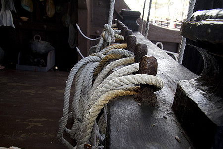 旧船活动休息游艇索具自由海洋工具船运血管电缆图片