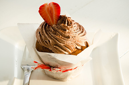 巧克力蛋糕磨砂冰镇巧克力小雨生日杯子派对面包奶油鞭打图片
