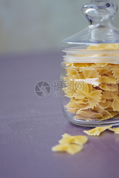 玻璃罐中面食化合物早餐营养硬粒面包食欲食谱美食花环金子图片