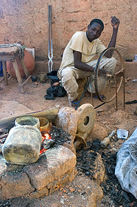 布基纳法索青铜公司的工作就业青铜风险铸铁手工业制造业艺术家艺术陶土温度图片