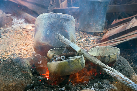 布基纳法索青铜公司的工作艺术模具陶土手工业铸铁风险烤箱青铜温度就业图片