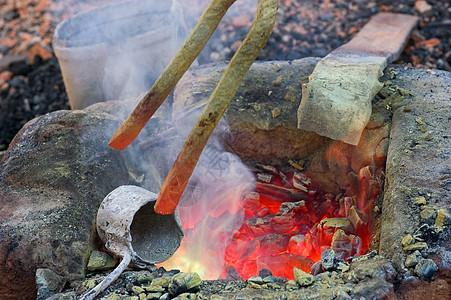 布基纳法索青铜公司的工作青铜铸铁艺术手工业模具烤箱风险温度制造业艺术家图片