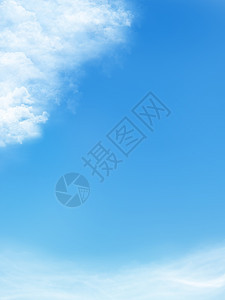 白云笼罩着蓝色的天空气候气氛环境沉淀晴天积雨阳光天气天蓝色云雾图片