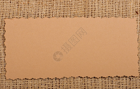天然覆布上的旧纸标签解雇硬化纺织品市场销售木板乡村棉布帆布接缝图片