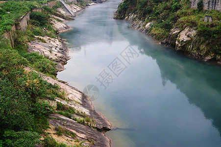 河流景观岩石绿色风景石头场景反射植物地形薄雾叶子图片