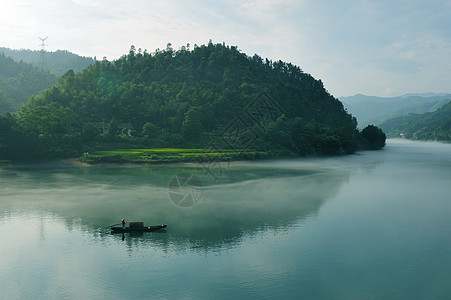 河流景观森林荒野地形树木阴霾场景寒冷叶子蓝色流动图片