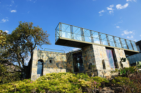 现代别墅财产天空奢华窗帘建筑窗户树木植物建筑学太阳图片