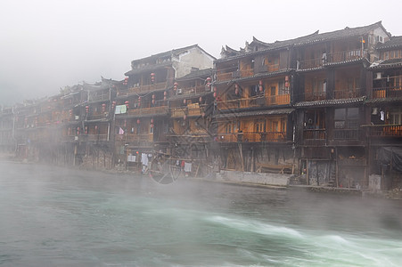 中国河流地貌房子历史性海浪旅游建筑风景文化薄雾旅行场景图片