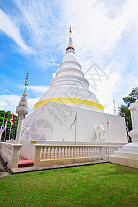 泰国 清迈 法拉塔尔杜伊神庙情调佛陀金子天空宗教蓝色游客寺庙佛教徒装饰品图片