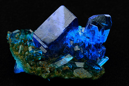 硫酸铜矿物结晶蓝色硫酸物理石头玻璃科学实验室化学图片