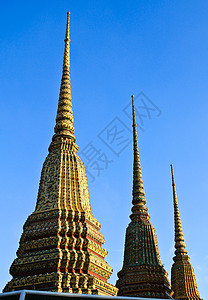 Wat P 中真实的泰国建筑(塔瓷器装饰)图片