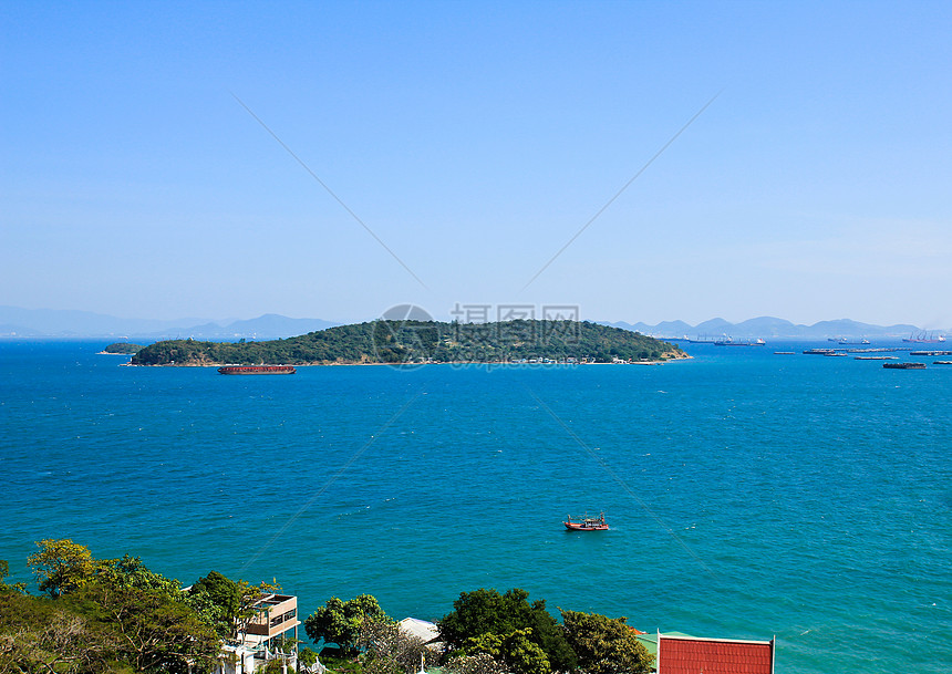 西昌岛的顶端景色 川布里 泰国蓝色旅行绿色海洋场景漂浮天空商业风景船运图片
