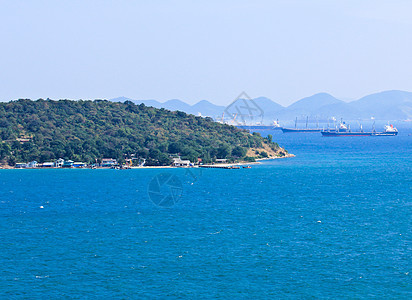 西昌岛的顶端景色 川布里 泰国商业货物漂浮风景绿色海洋天空村庄商品旅行图片