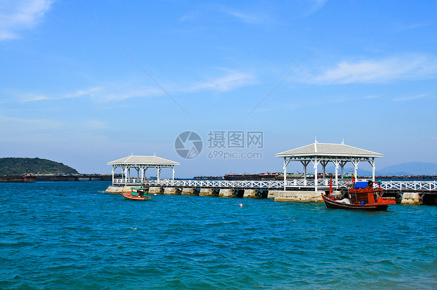 海景以长桥为桥梁 海景在九郎的河川中蓝色海鲜渔业天空钓鱼渔夫岩石海洋旅行货运图片