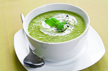 蔬菜汤液体奶油芹菜勺子美食菠菜食物素食吃饭烹饪图片