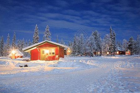瑞典夜间拉普兰冬季风景图片