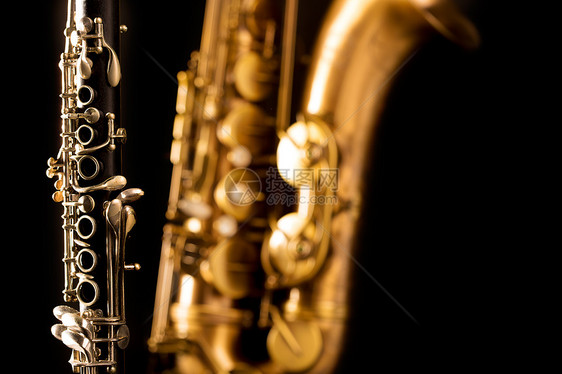 古典音乐 萨克斯高时纳萨克斯风和黑色单簧管钥匙芦苇金属喇叭高音笔记乐队黄铜旋律纽扣图片