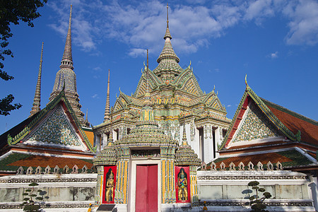 古老的神庙在Bangkok寺庙旅游艺术古董雕塑场景金子宗教雕像风格图片