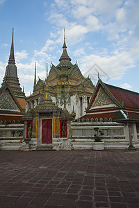 古老的神庙在Bangkok场景旅行金子文化装饰建筑风格艺术城市蓝色图片