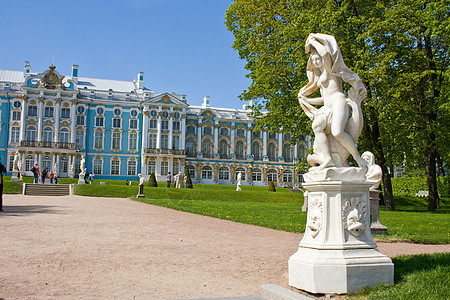 凯瑟琳宫公园 俄罗斯圣彼得堡草地艺术花朵女王建筑人行道金子皇帝风景力量图片